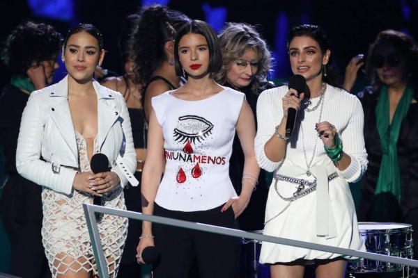 Las mujeres alzan la voz contra la violencia, los feminicidios y la impunidad en los Spotify Awards