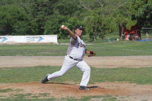 Herrería Villa se impone en la Liga de Beisbol Abierta del Club Chololos