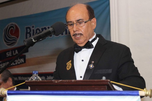 José Sandoval, gobernador del Distrito Rotario 4140