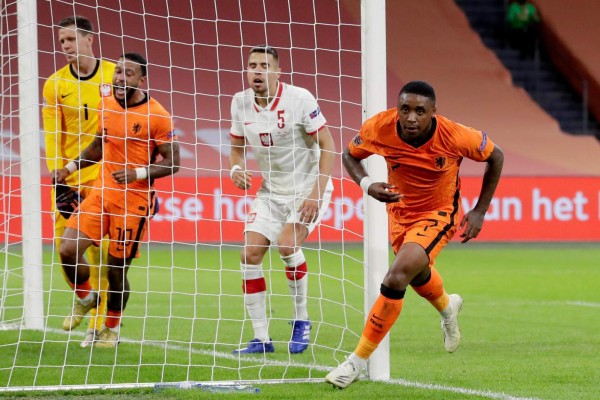 Holanda vence a Polonia en su estreno sin Koeman en la banca