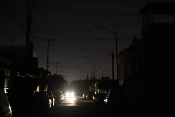 Fue interrupción estratégica, no apagón; CFE aclara fallas eléctricas que afectaron a Sinaloa