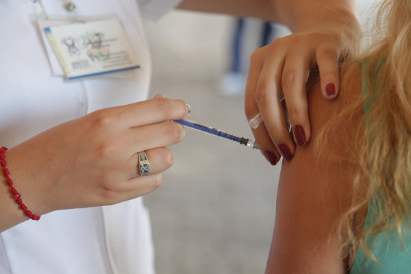 Desde este lunes, todo el que viva en territorio sinaloense tendrá vacunas gratuita