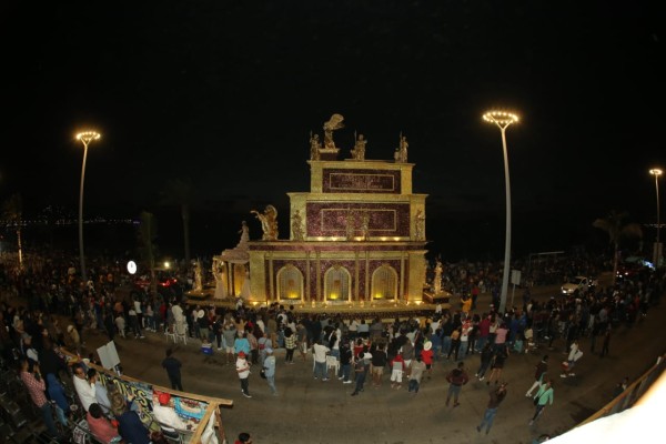 Más de 300 mil personas disfrutan el segundo desfile del Carnaval