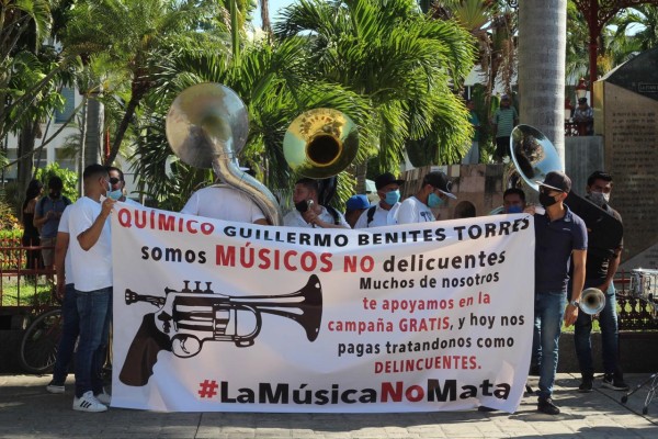 Las bandas, con sus tocadas, ponen en riesgo a Mazatlán: El Químico
