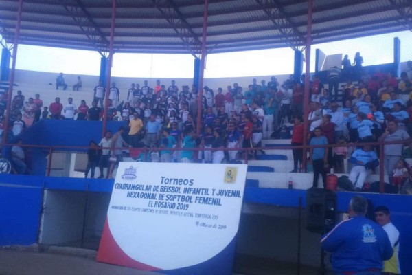 Rosario y Puerto Vallarta se reparten coronas en torneo de beisbol y softbol de El Rosario