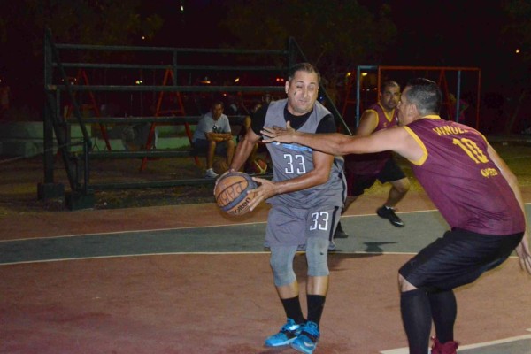 Rumbo a playoffs va la Liga Veteranos de Baloncesto, en Mazatlán