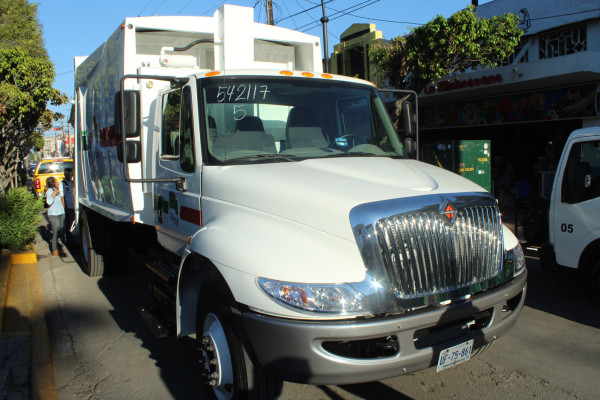 "Incorporarán más camiones recolectores de basura en Mazatlán"