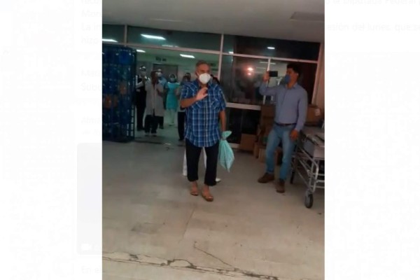Egresa un paciente recuperado de Covid-19 del IMSS de Mazatlán