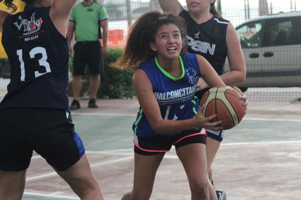 La Copa Estudiantil de Baloncesto entra en su recta final.