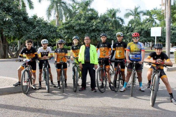 Ciclistas de montaña de la UAS arrasan en la Tacuichamona Bike Race