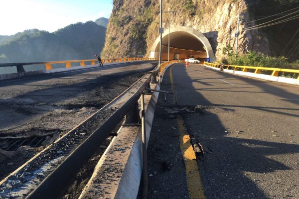 Deja accidente ‘daños graves’ en supervía Mazatlán-Durango