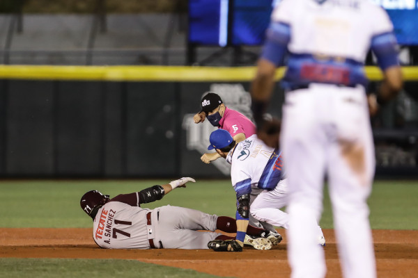 Tomateros de Culiacán inicia con el pie izquierdo su serie en Zapopan