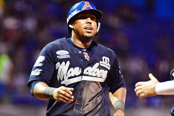 Francisco Peguero irrumpe en la novena ideal de la LMB