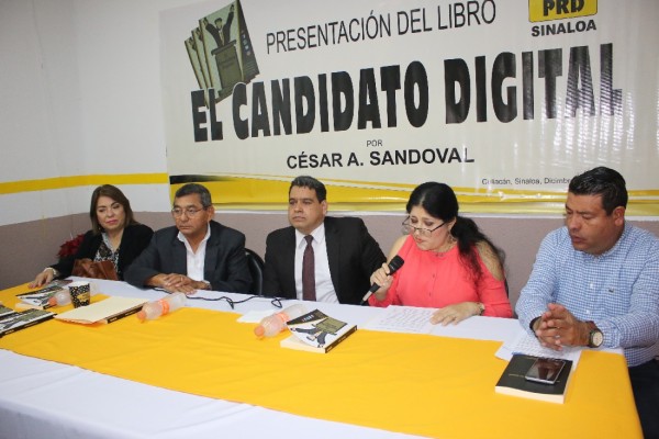 Presentan libro para tener éxito digital en elecciones