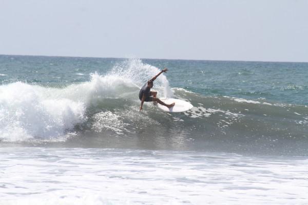 Campeonato Estatal de Surfing, regresa a Mazatlán la adrenalina a las olas