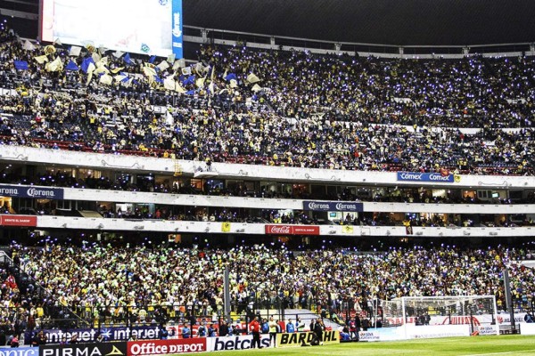 VIDEO: el extraño movimiento de un balón en partido de futbol sorprende a los espectadores