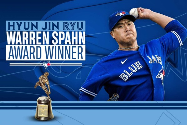Hyun Jin Ryu, pítcher de Azulejos de Toronto, gana el Premio Warren Spahn