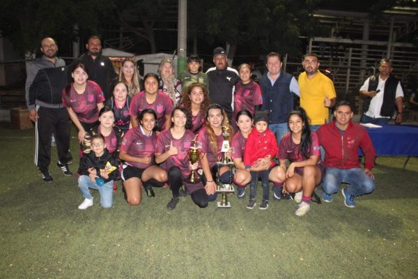 Premian a lo mejor de la Segunda Copa de Futbol Soccer de la colonia Esthela Ortiz