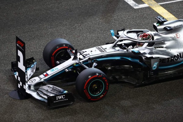 Lewis Hamilton no ganaba una pole desde julio pasado. (Foto: Twitter @MercedesAMGF1)