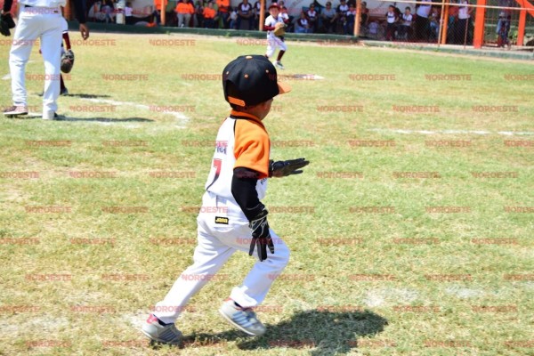 Inicia Humaya con el pie derecho en el Torneo Distrital de Beisbol