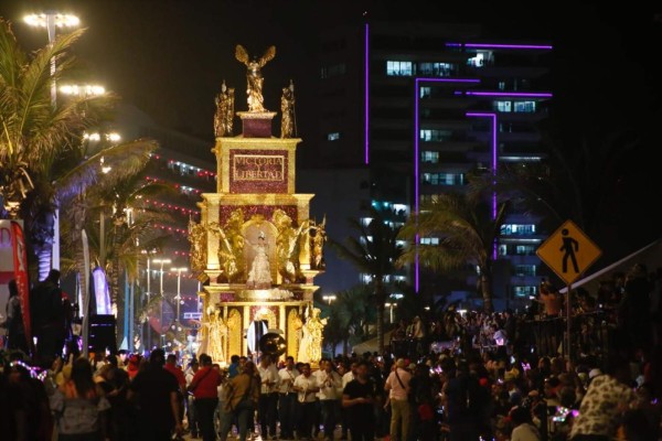 Llaman a investigar los altos costos de carrozas de Carnaval de Mazatlán 2020
