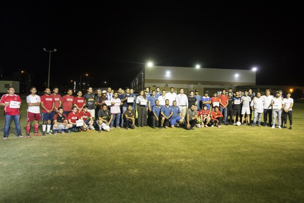 Los equipos presentes en la inauguración del torneo.