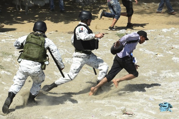 Guardia Nacional agredió a migrantes con piedras, toletes y escudos, se extralimitó en sus funciones: CNDH