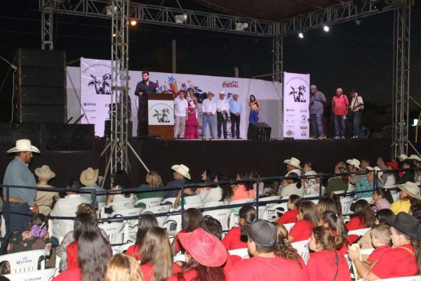 Empieza la 24 Feria Ganadera de Mazatlán