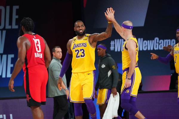 Rockets despierta tarde y Lakers queda a un triunfo de las Finales de Conferencia