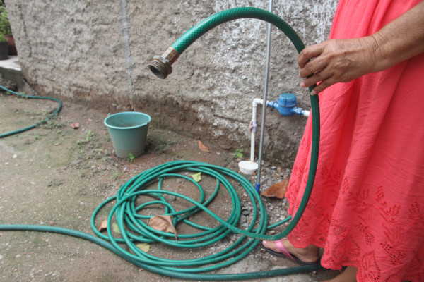 Sin agua, 33 colonias de Mazatlán por colapso de tubería