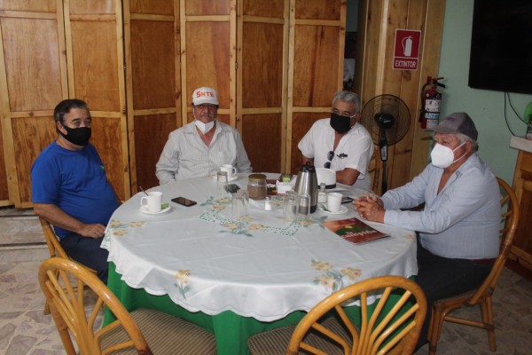 Activistas suplen labor del Estado con indígenas tarámari de Sinaloa