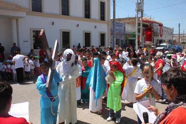 "Participan niños en la Pascua Infantil 2017"
