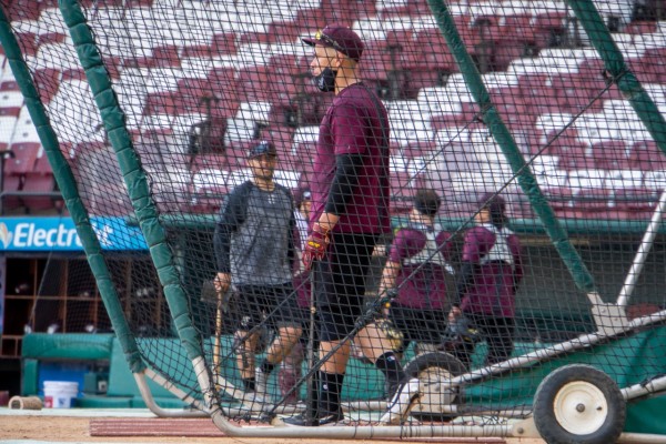 Tomateros de Culiacán trabaja a una semana del debut