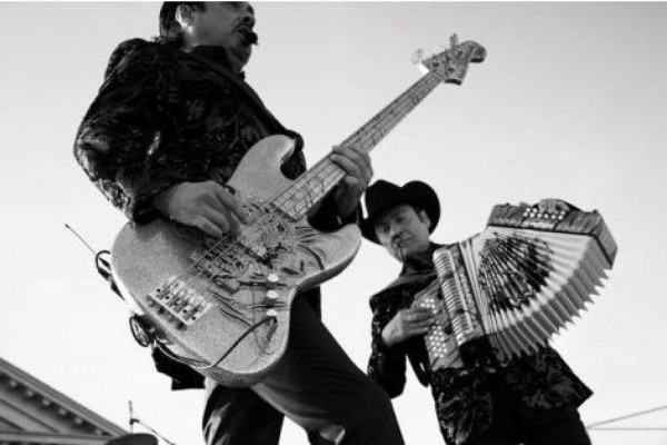 Los Tigres del Norte tocan en la prisión de Folsom en California