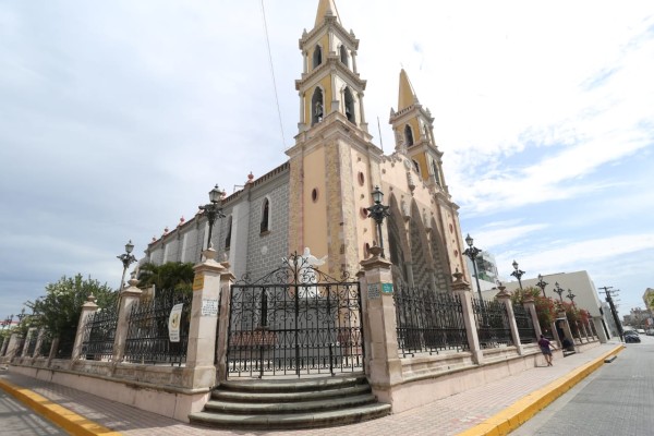 La Catedral de Mazatlán vive su Viernes Santo en el encierro