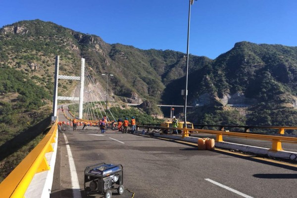 Llaman Canacar y Codesin a reparar con rapidez la Mazatlán-Durango