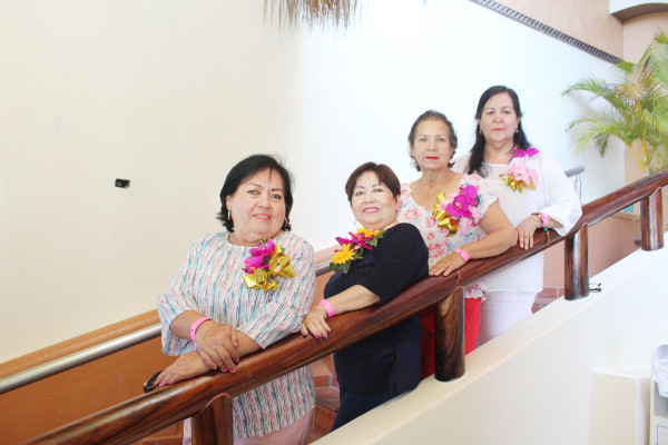Grupo Reencuentro celebra a cuatro cumpleañeras