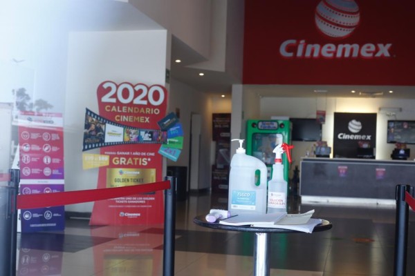 Cinemex cierra 145 salas indefinidamente para trabajar en deuda; Cinépolis mantiene puertas abiertas