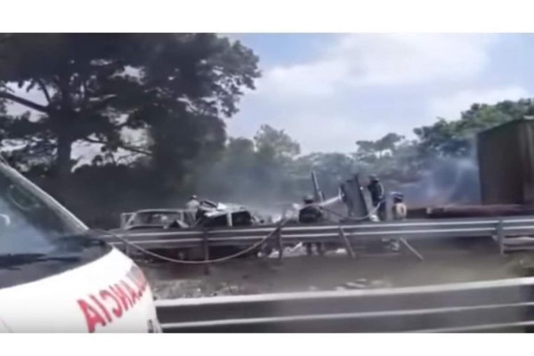Accidente deja al menos seis muertos en autopista de Veracruz