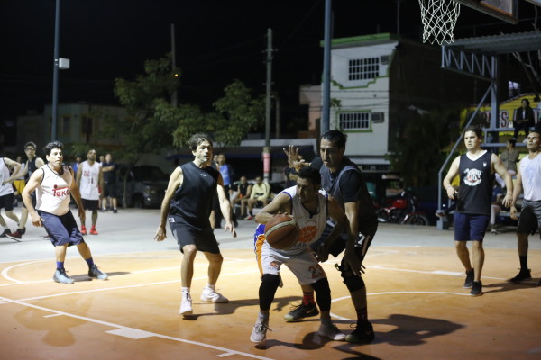 Las emociones del baloncesto regresan a la Casa Hogar