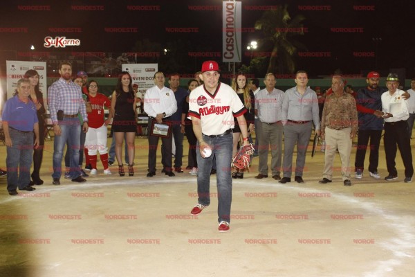 Jorge Alberto Casanova Pérez realiza el primer lanzamiento.