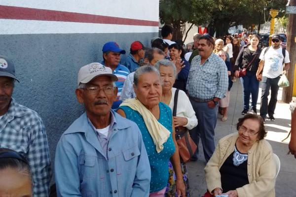 Plantean acceso a créditos para adultos mayores en Sinaloa