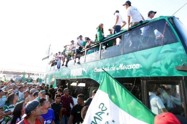 Santos Laguna festejó con su afición la sexta corona en su historia dentro del balompié mexicano.