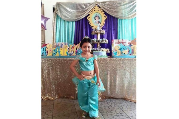 Tabatha Sofía Robles Medina.