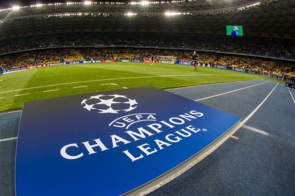 Champions: Los aficionados españoles gastan casi 3 mil euros al año en futbol