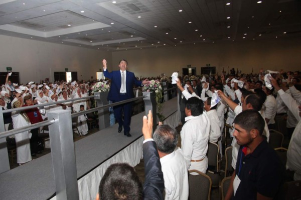 Visita Mazatlán líder de la Luz del Mundo