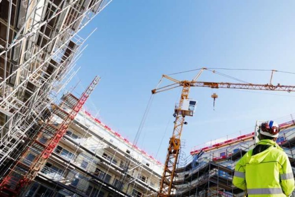 El sector de la construcción cae 9% a tasa anual