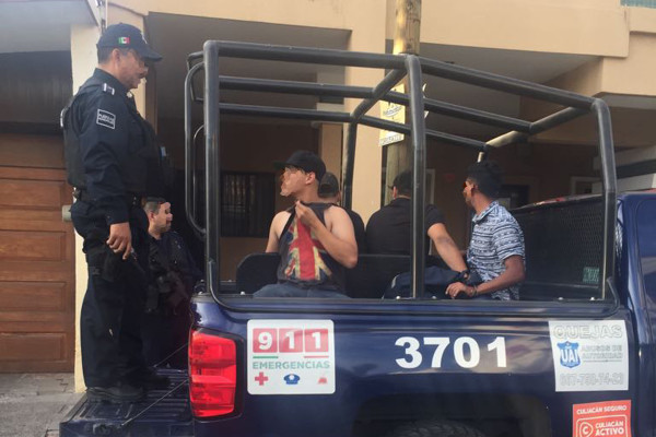 Vecinos detienen a cuatro ladrones en Culiacán... y de nuevo los dejan ir
