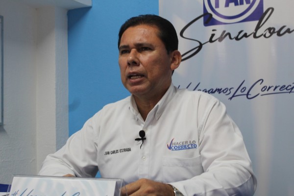 Es un irresponsable desaparecer 109 fideicomisos, no están pensando a futuro, asevera Estrada Vega