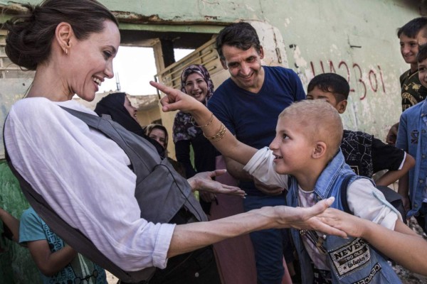 Angelina Jolie visita Mosul y pide que no se olvide a los iraquíes